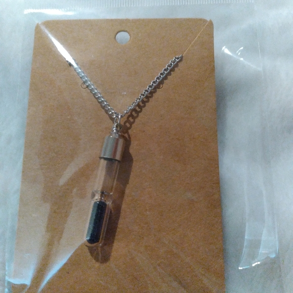Hourglass necklace - Picture 1 of 1